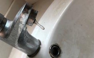 电热水龙头冻住了怎样快速化冻 水龙头被冰冻住了怎么办